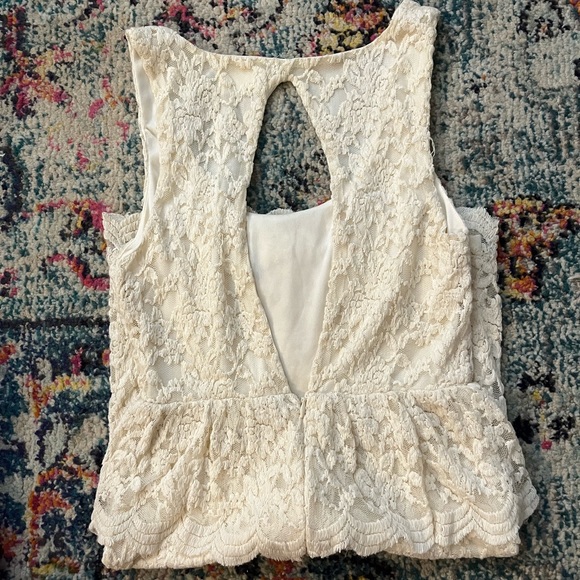 Pins & Needles (Urban) Cream lace peplum dress with scalloped trim - S - Picture 5 of 6